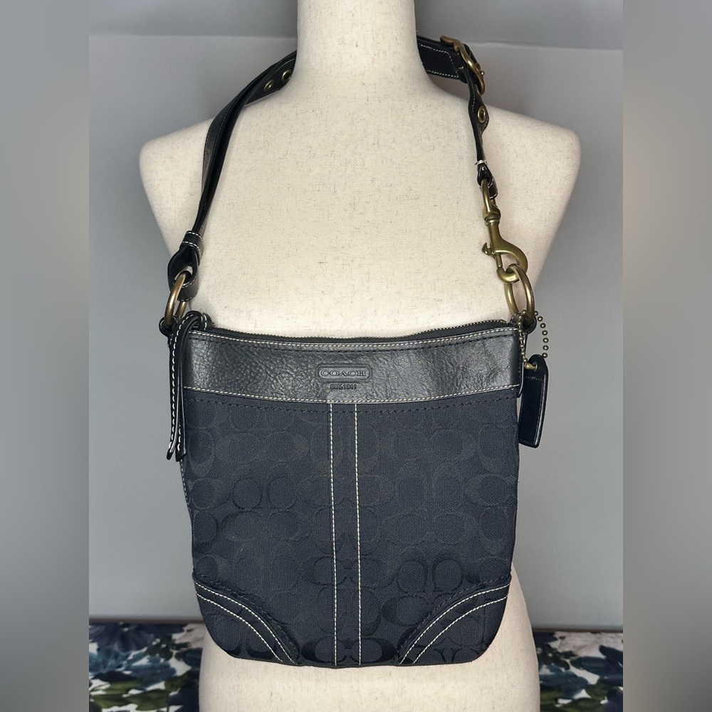 COACH Vintage Black Jacquard Convertible Crossbody Shoulder/Handbag EUC!